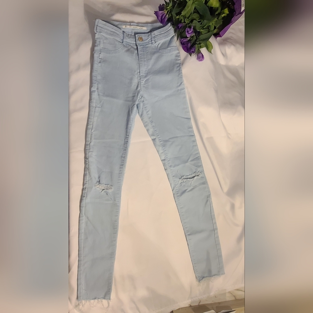 Zara Light Wash Blue Jeans - size 24